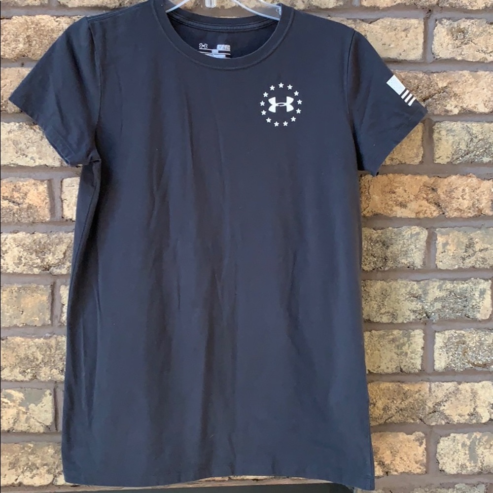 Size small under armour black tee